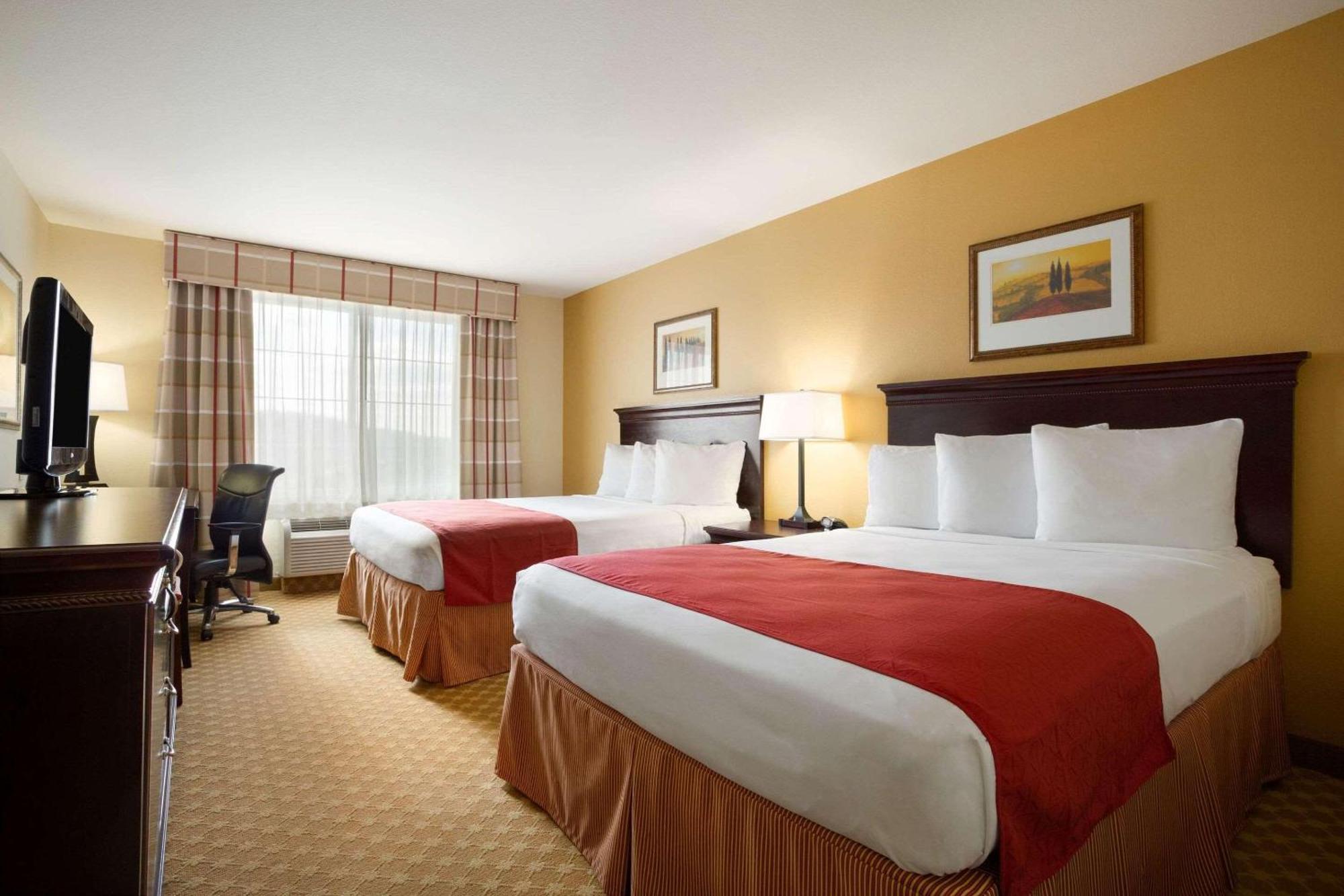 Country & By Radisson, At Meadowlands, Pa Hotel